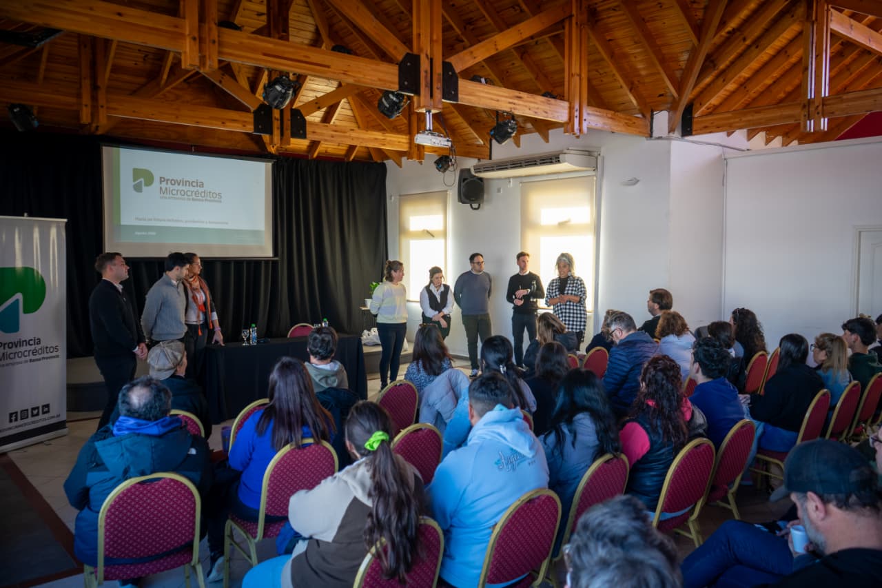 Producción: Provincia Microcréditos presentó líneas de financiamiento para emprendedores y comerciantes