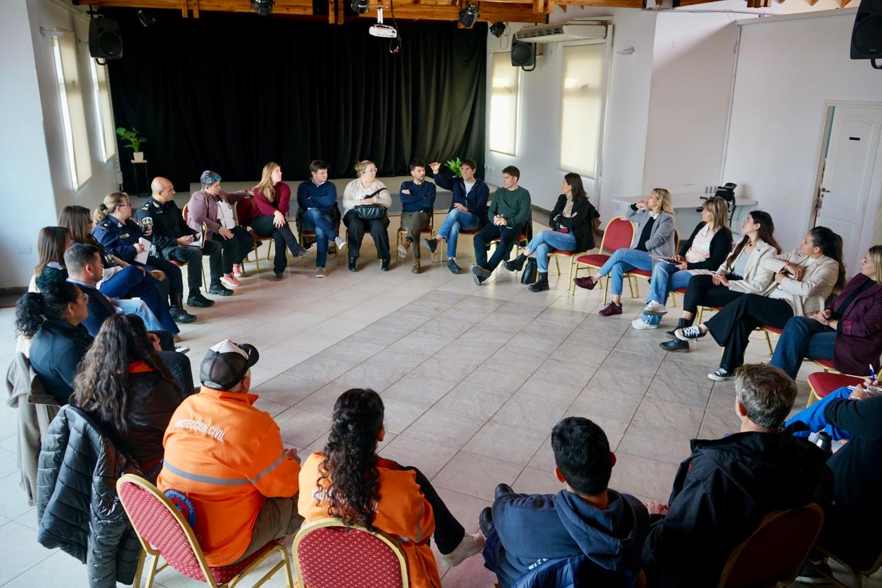 Reunión pre Primavera para coordinar acciones enfocadas en adolescencias