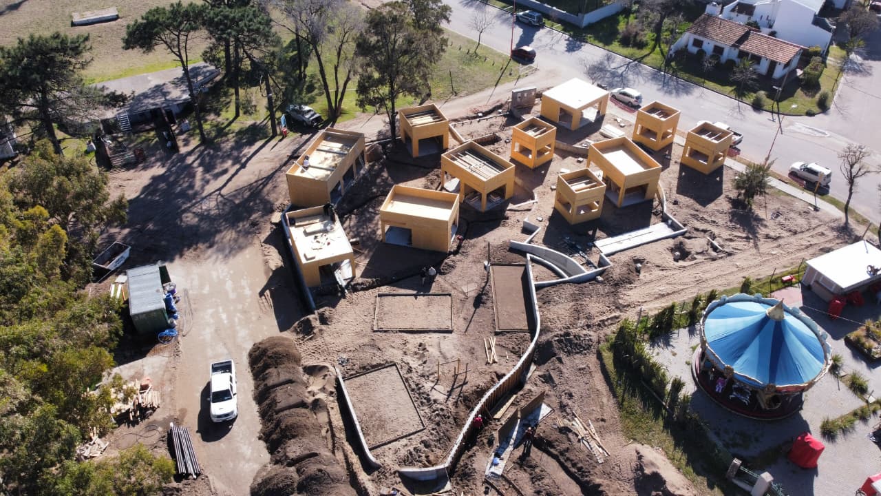 Avanza la construcción del nuevo Paseo Comercial y Feria de Artesanos en la Plaza Parque